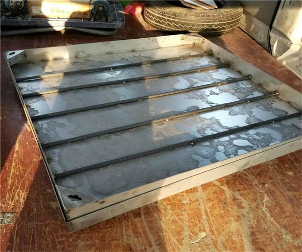 不銹鋼井蓋的藝術(shù)與實(shí)用性——現(xiàn)代城市基礎(chǔ)設(shè)施的選擇.txt