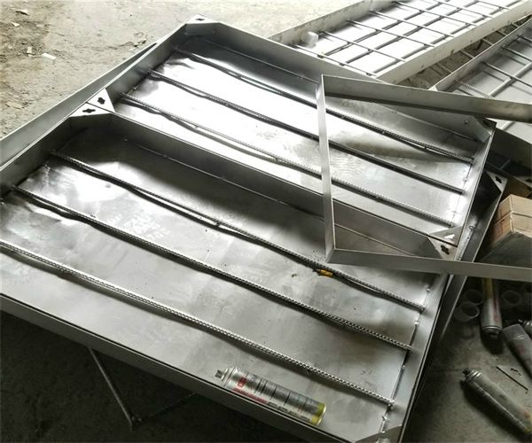 不銹鋼井蓋的工藝——從設計到的全流程揭秘 不銹鋼井蓋的工藝——從設計到的全流程揭秘