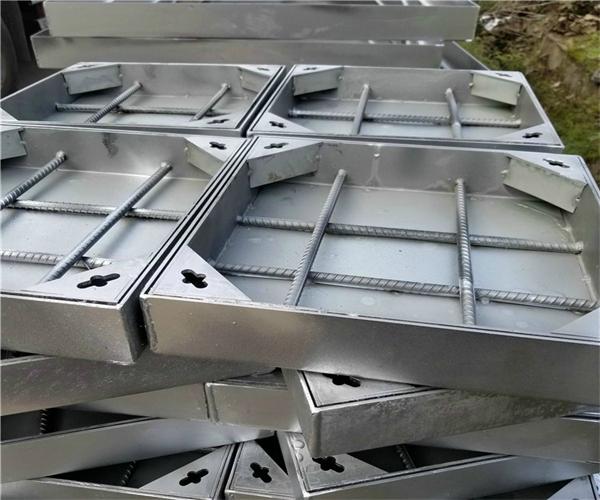 球墨鑄鐵雙層井蓋及價格表 球墨鑄鐵井蓋700x800價格 球墨鑄鐵雙層井蓋及價格表 球墨鑄鐵井蓋700x800價格