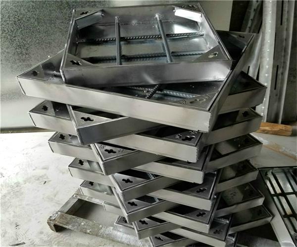 球墨鑄鐵井蓋經(jīng)銷商 附近哪里有賣井蓋的 球墨鑄鐵井蓋經(jīng)銷商 附近哪里有賣井蓋的