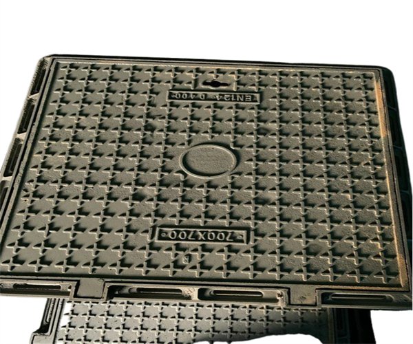 井蓋為啥放在馬路中間 馬路上小的井蓋是干嘛用的