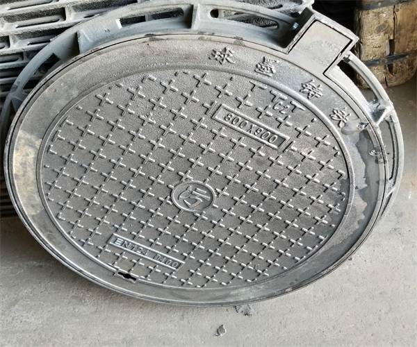 人孔井是干什么的 人孔井深度在少米? 人孔井是干什么的 人孔井深度在少米?