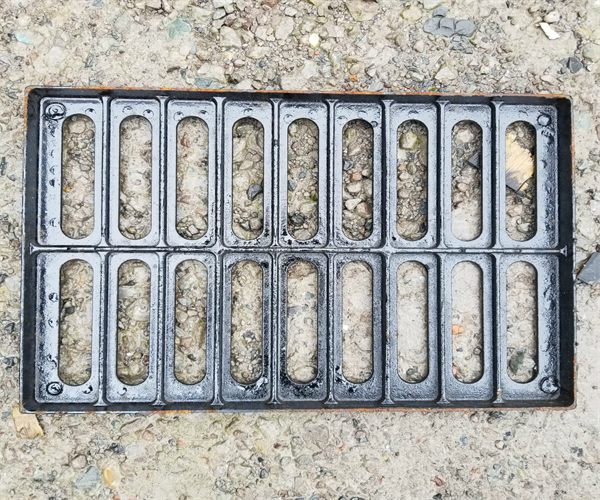 球墨鑄鐵水溝蓋板加底座:現代城市基礎設施的關鍵元素 球墨鑄鐵水溝蓋板加底座:現代城市基礎設施的關鍵元素