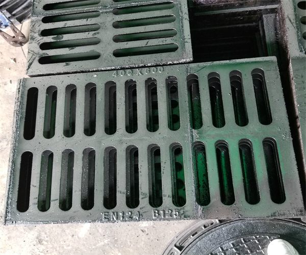 300鑄鐵水溝蓋板價格:高性價比選擇 300鑄鐵水溝蓋板價格:高性價比選擇