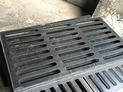 各種溝蓋板圖片：城市美化與的結(jié)合