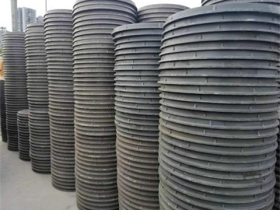 馬路井蓋為啥冒熱氣 馬路上的井蓋為什么會冒氣