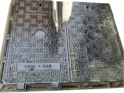 重型鑄鐵井蓋厚度 球墨鑄鐵重型井蓋重量及厚度