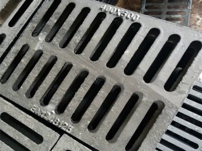 鑄鐵水溝蓋板型號規格300*500承載力詳解