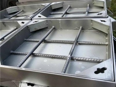 鑄鐵井蓋價格一覽表 鑄鐵井蓋賣少錢