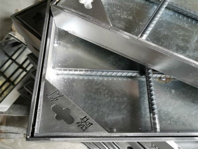 不銹鋼井蓋施工圖：、耐用、美觀的選擇