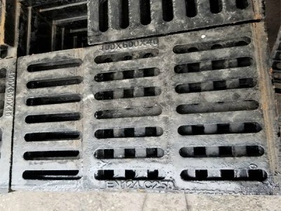 鑄鐵水溝蓋板價格：選購指南與市場趨勢